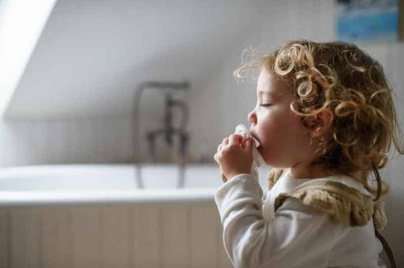 سرماخوردگی در کودکان چگونه ایجاد می‌شود؟
